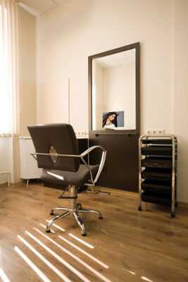 miroir tele pour salon de coiffure